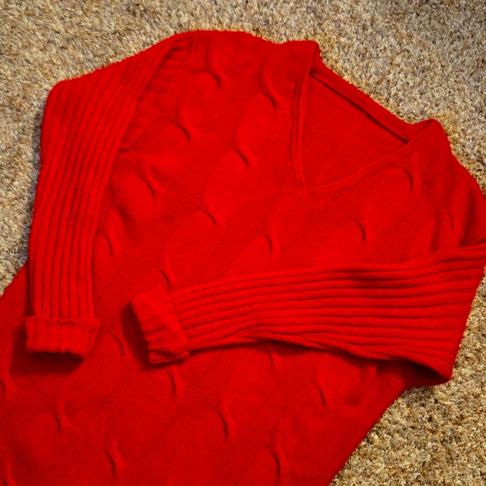 Red Sweater - Picture 3 of 11